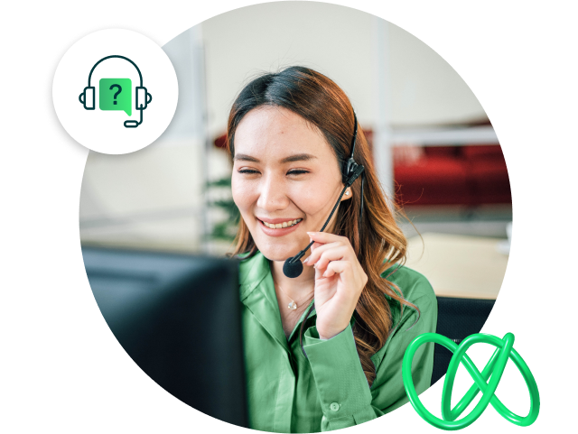 Une employée du service d'assistance de Billtrust au téléphone avec un client