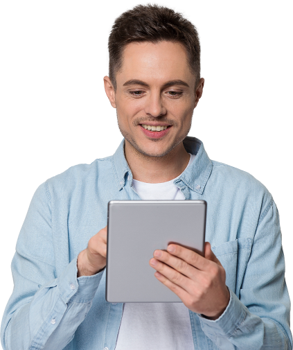 Een persoon werkt op een tablet