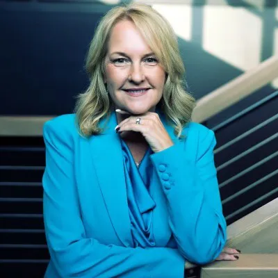 janet-elliott-headshot