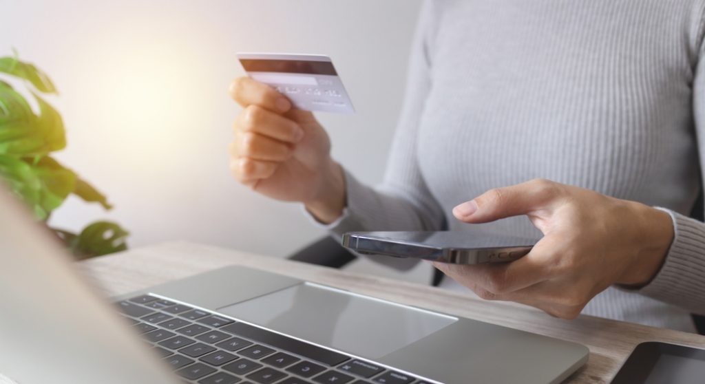 Paying with a credit card on a mobile phone